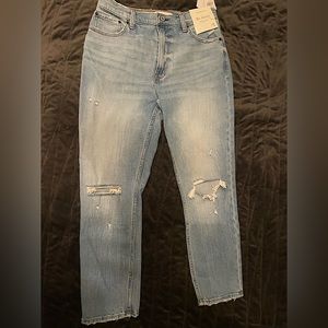 Abercrombie & Fitch High Rise jeans NWT